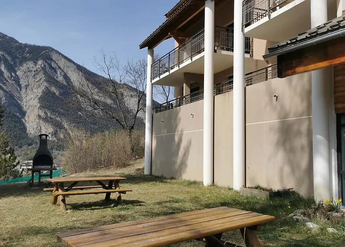 Cosy à Avec Terrasse, Piscine, Sauna, Parking Et Wifi Gratuit - Fr-1-165b-49 Appartement Jausiers